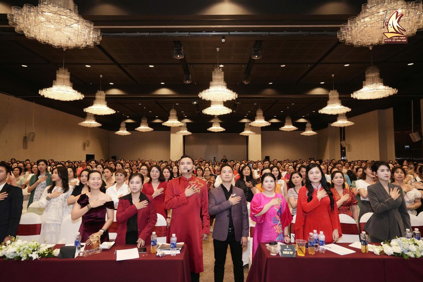 Ban lãnh đạo và khách mời Vinh Hoa 1