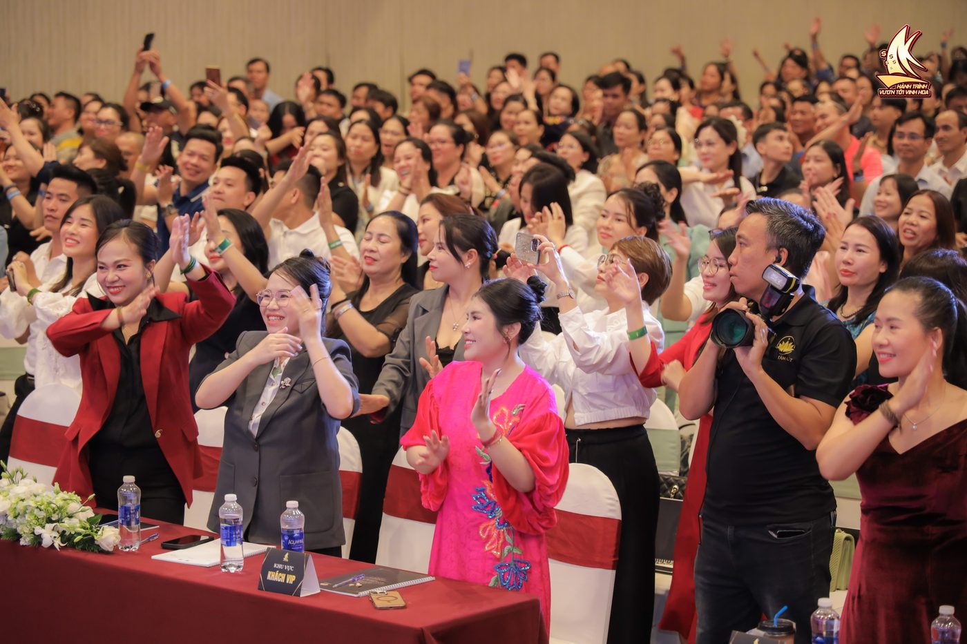 Khoảnh khắc tại Vinh Hoa 1