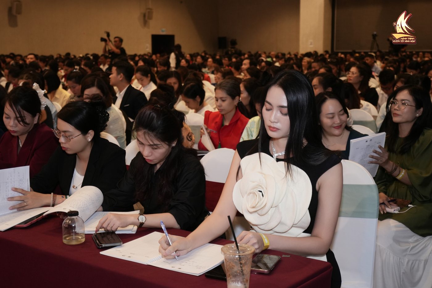 Khoảnh khắc tại Vinh Hoa 1